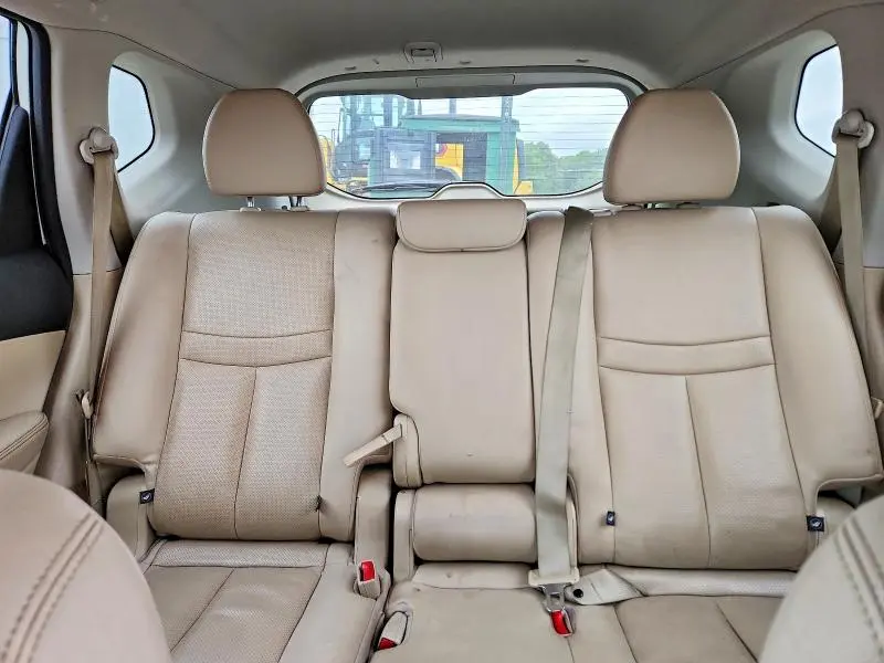 2016 NISSAN ROGUE SL  