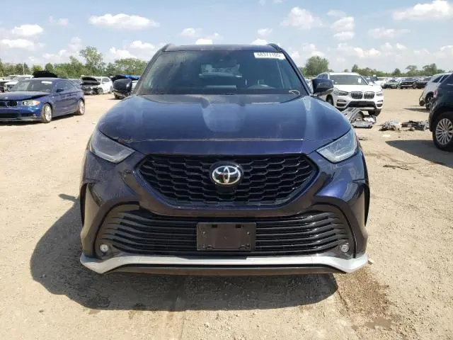 2021 TOYOTA HIGHLANDER XSE  