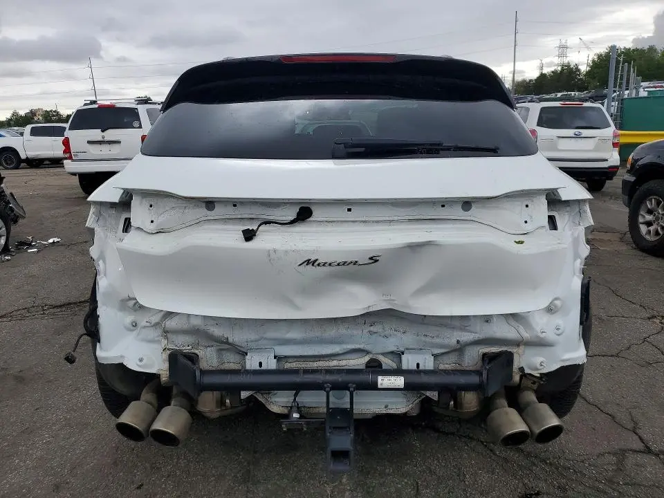 2023 PORSCHE MACAN S  