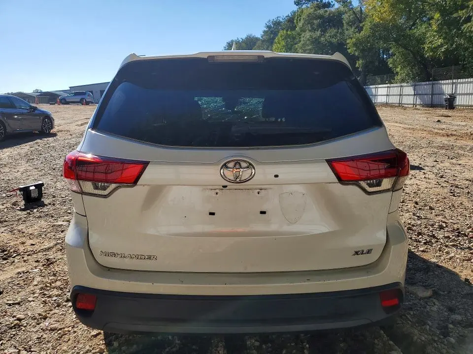 2017 TOYOTA HIGHLANDER XLE  