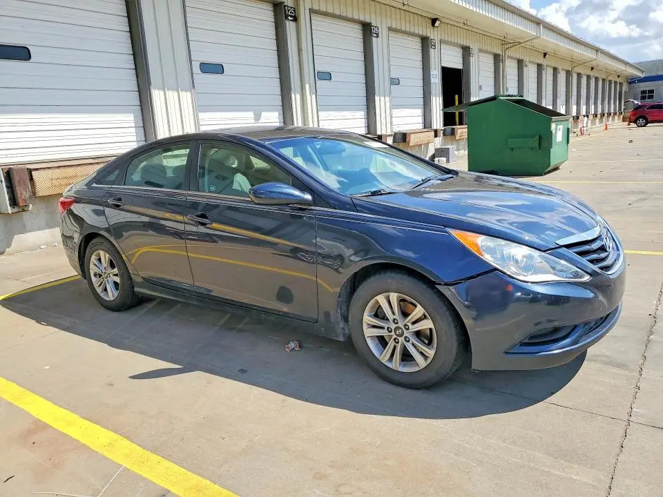 2011 HYUNDAI SONATA GLS  