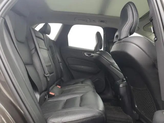 2020 VOLVO XC60 T5 MOMENTUM  