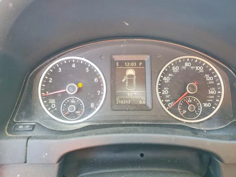 2014 VOLKSWAGEN TIGUAN S  