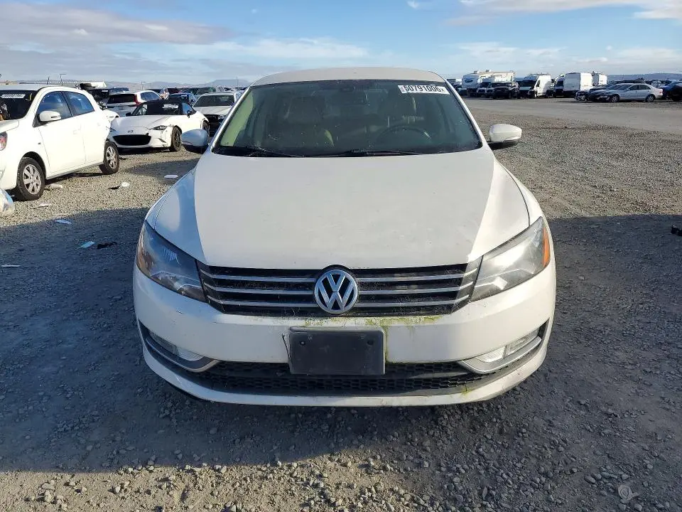 2015 VOLKSWAGEN PASSAT S  