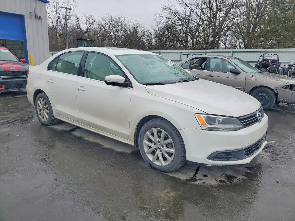 2013 VOLKSWAGEN JETTA   