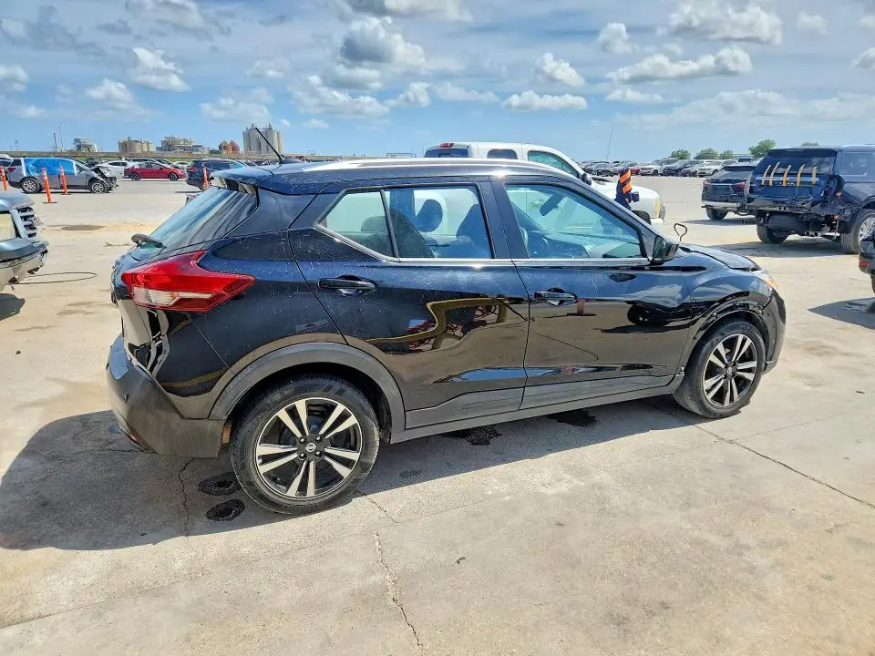2020 NISSAN KICKS SV  