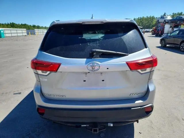 2019 TOYOTA HIGHLANDER SE  