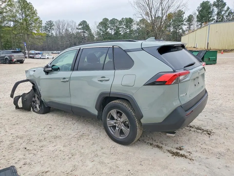 2023 TOYOTA RAV4 XLE  