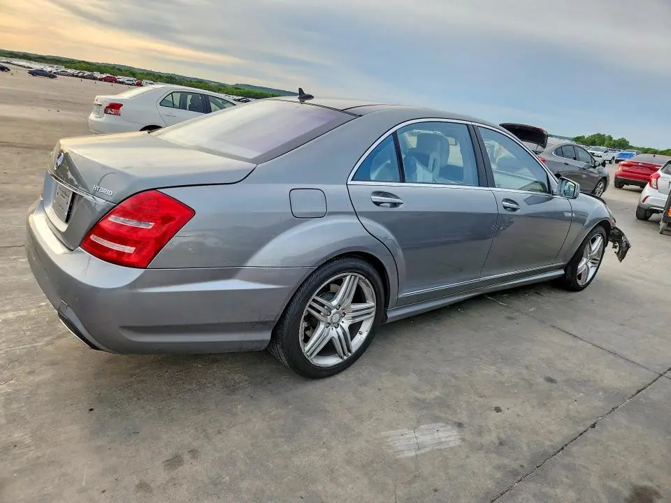 2013 MERCEDES-BENZ S 400  