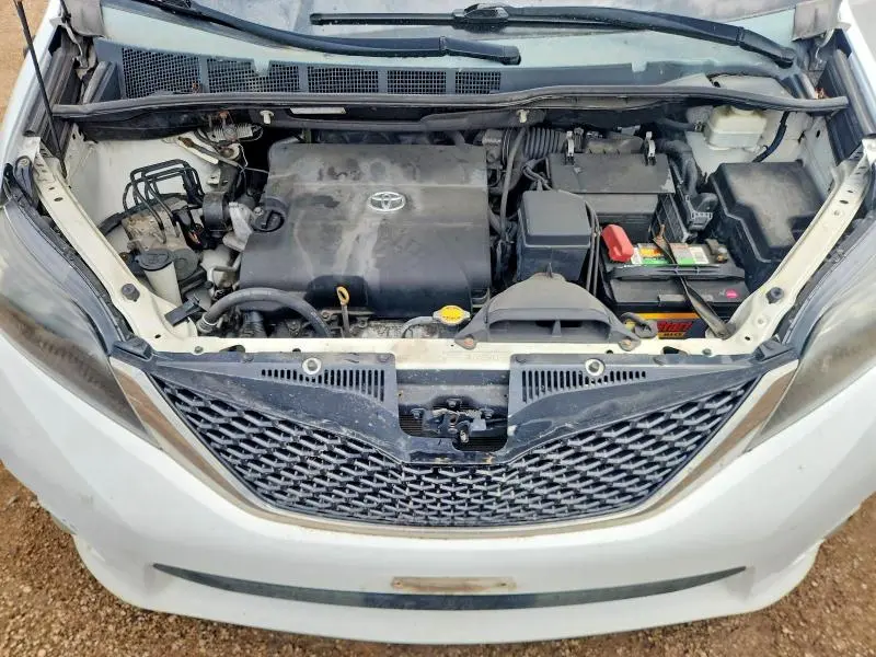 2014 TOYOTA SIENNA SPORT  