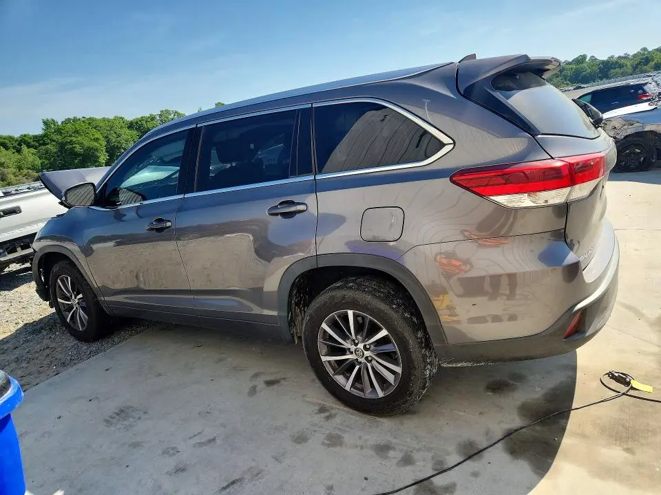 2018 TOYOTA HIGHLANDER XLE  