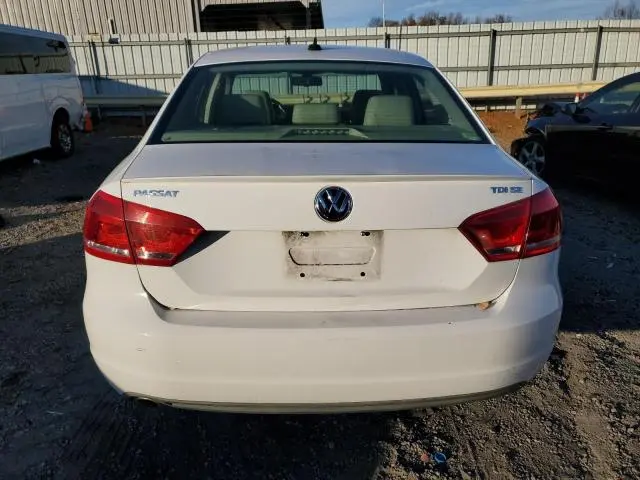 2013 VOLKSWAGEN PASSAT SE  