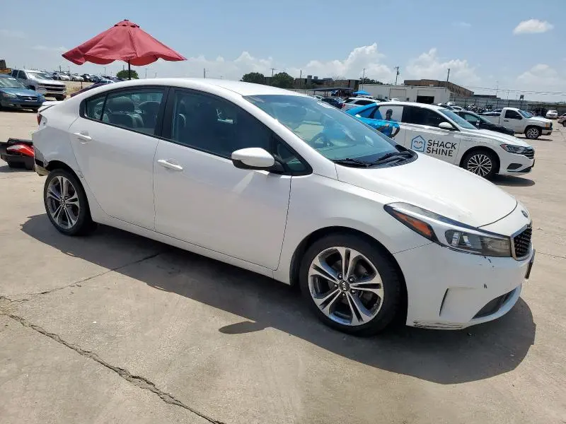 2017 KIA FORTE LX  