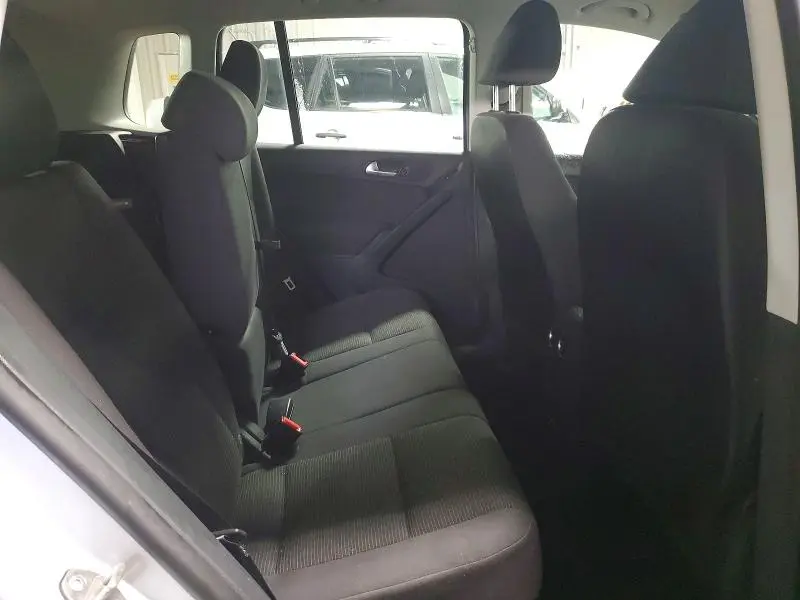 2013 VOLKSWAGEN TIGUAN S  