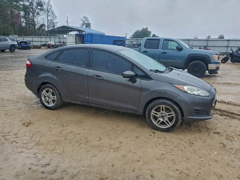 2017 FORD FIESTA SE  