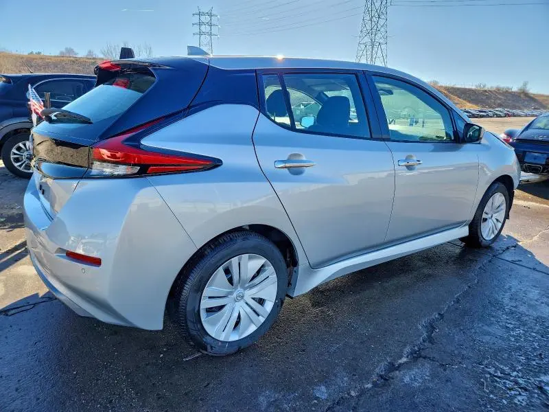2025 NISSAN LEAF S  