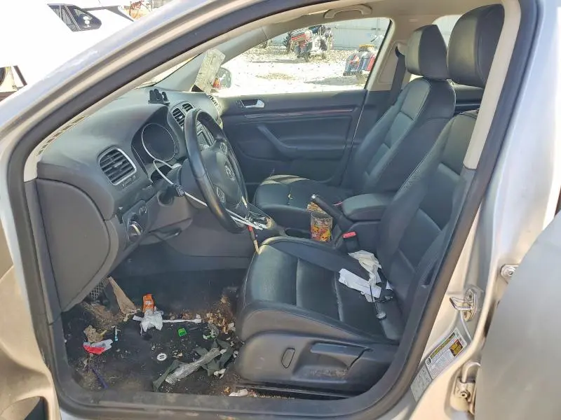 2011 VOLKSWAGEN JETTA S/SE  