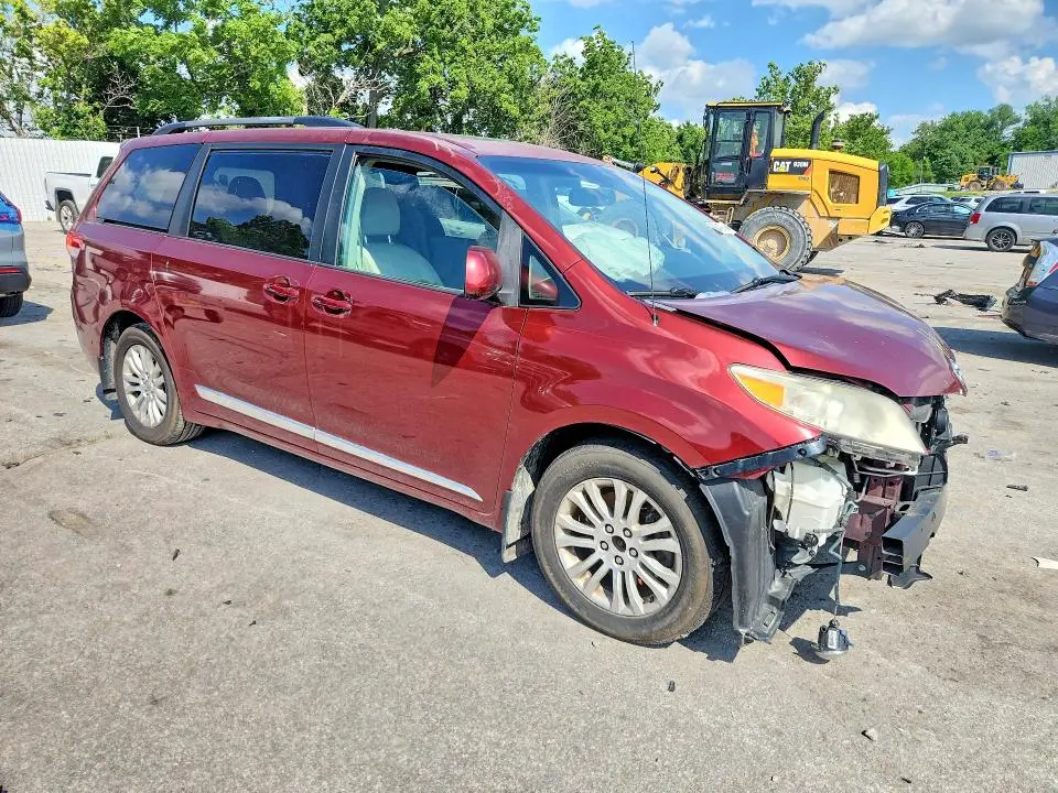 2011 TOYOTA SIENNA XLE 8-PASSENGER  