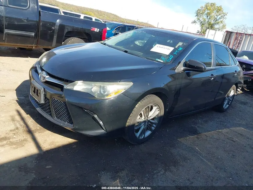 2016 TOYOTA CAMRY SE