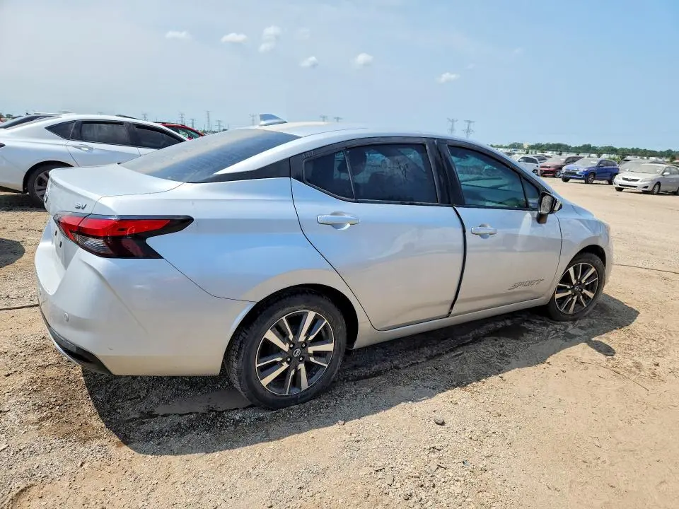 2021 NISSAN VERSA SV  