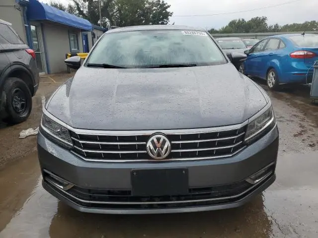 2016 VOLKSWAGEN PASSAT SE  