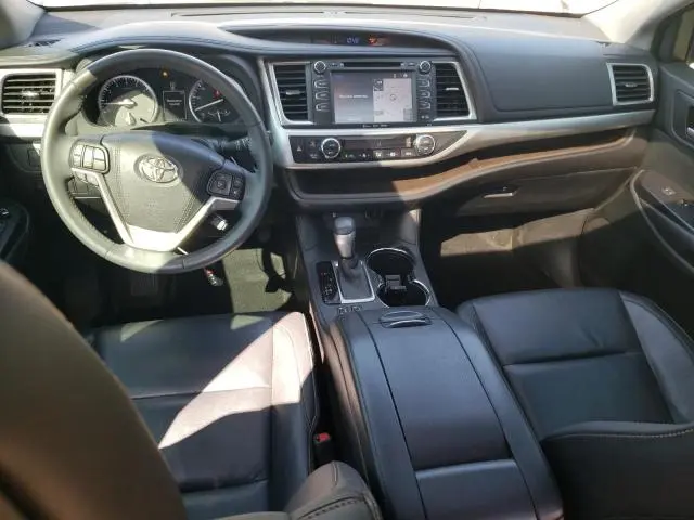 2016 TOYOTA HIGHLANDER XLE  