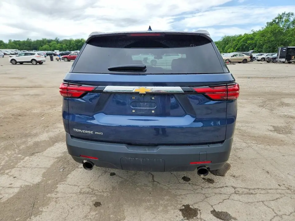 2022 CHEVROLET TRAVERSE LS  
