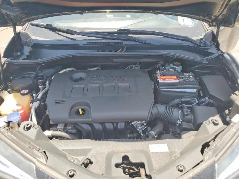2019 TOYOTA C-HR LE  
