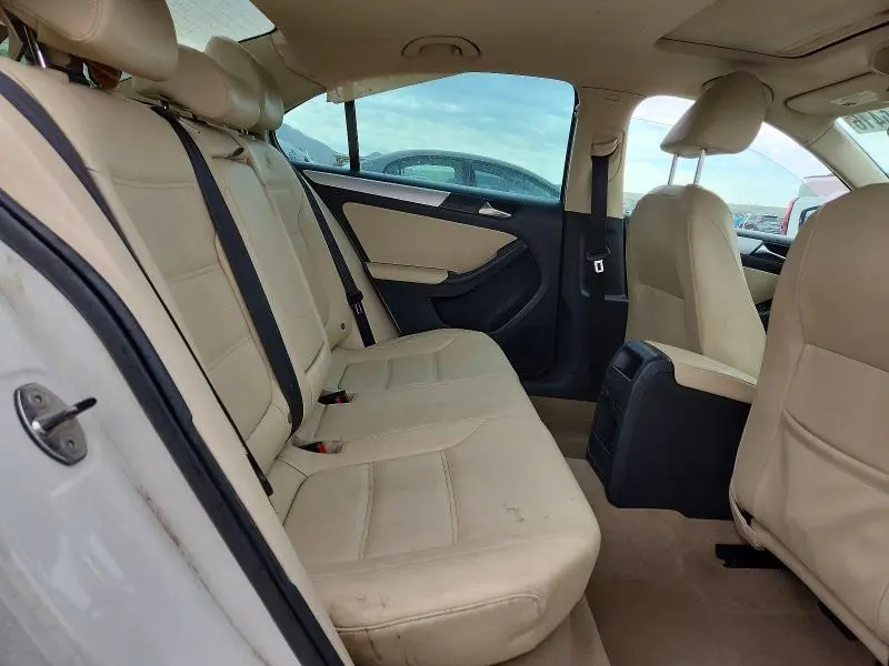 2011 VOLKSWAGEN JETTA SEL  