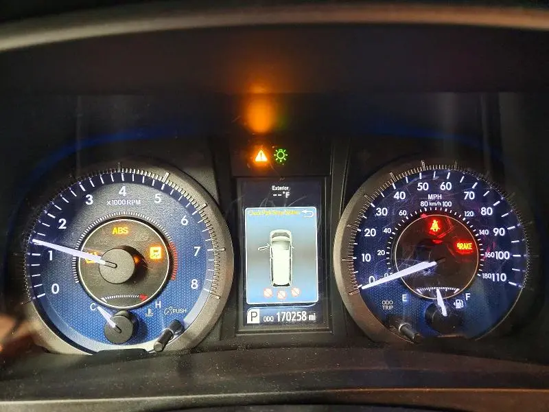 2015 TOYOTA SIENNA XLE 8-PASSENGER  