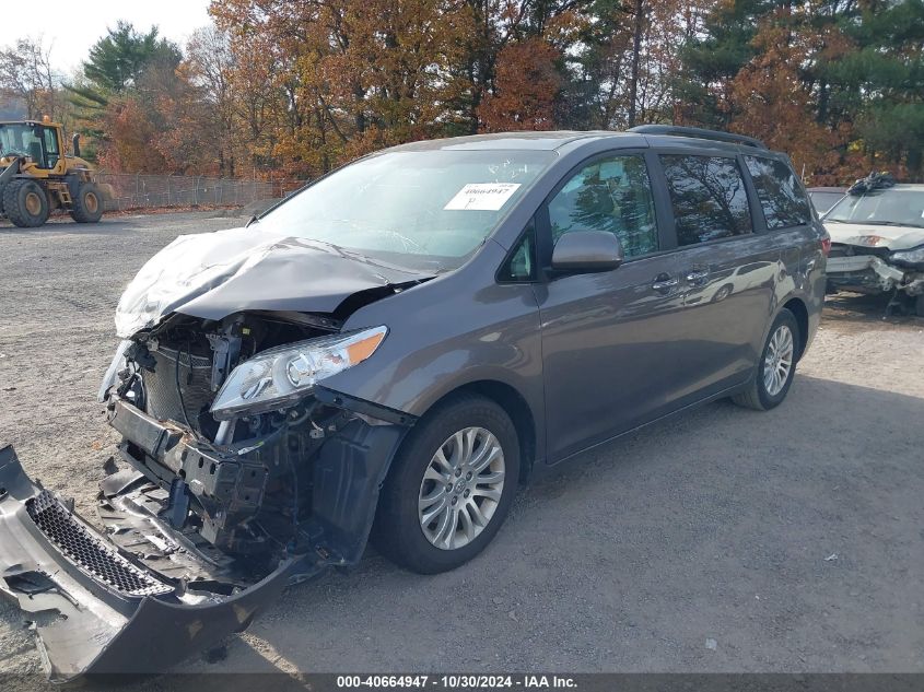 2017 TOYOTA SIENNA XLE/LIMITED