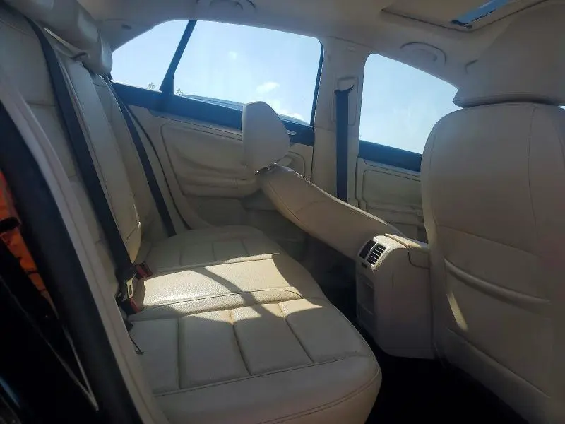 2010 VOLKSWAGEN JETTA SE  