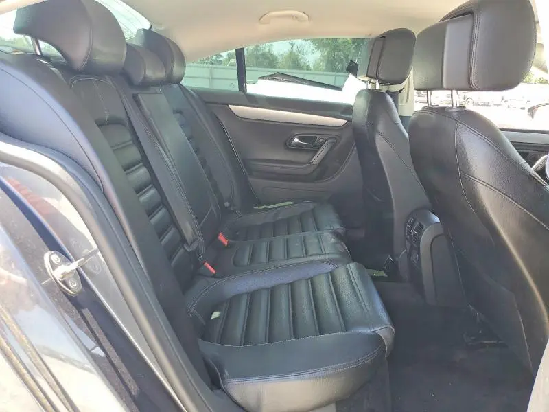 2013 VOLKSWAGEN PASSAT   