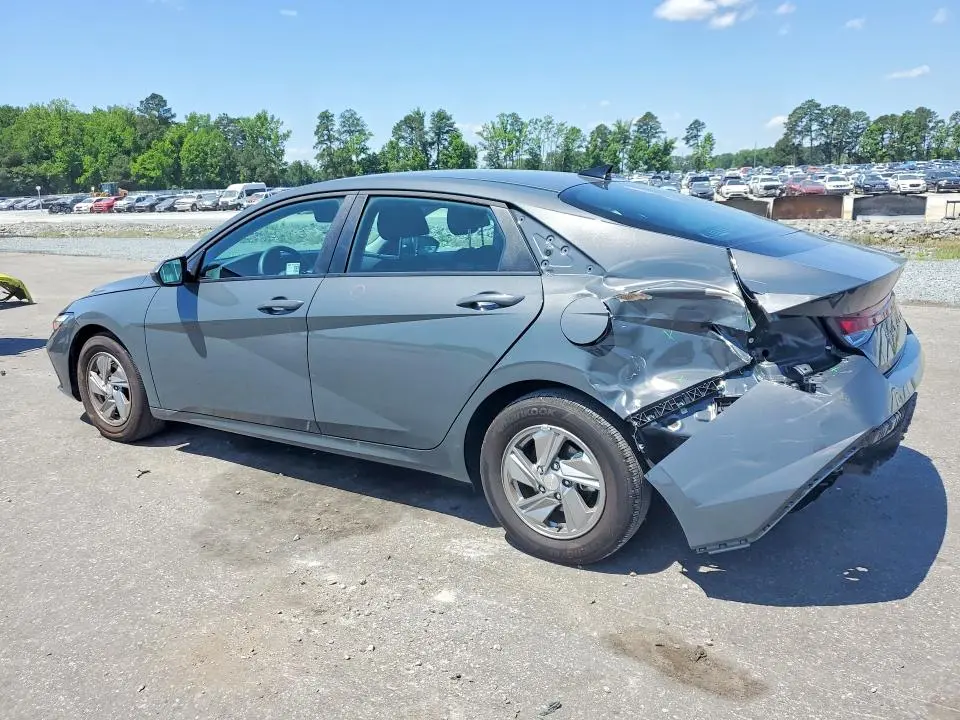 2025 HYUNDAI ELANTRA SE  