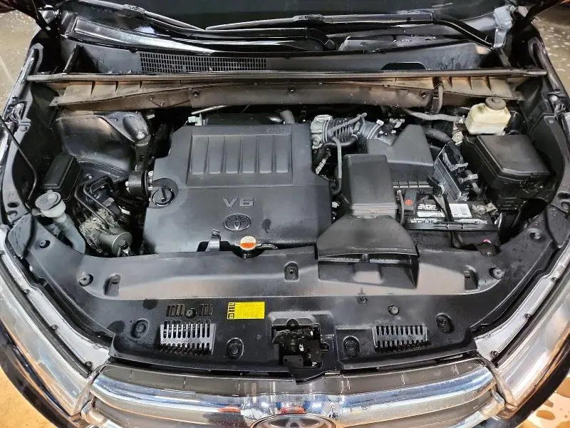 2015 TOYOTA HIGHLANDER LIMITED  