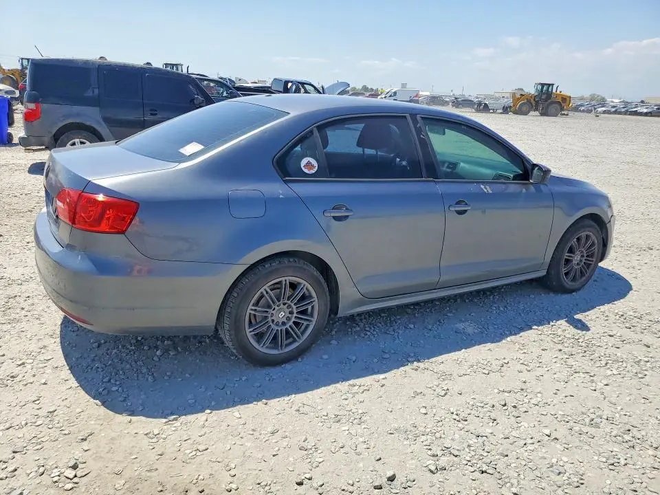 2011 VOLKSWAGEN JETTA BASE  