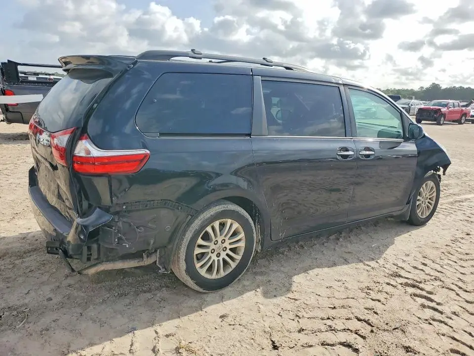 2015 TOYOTA SIENNA XLE 8-PASSENGER  