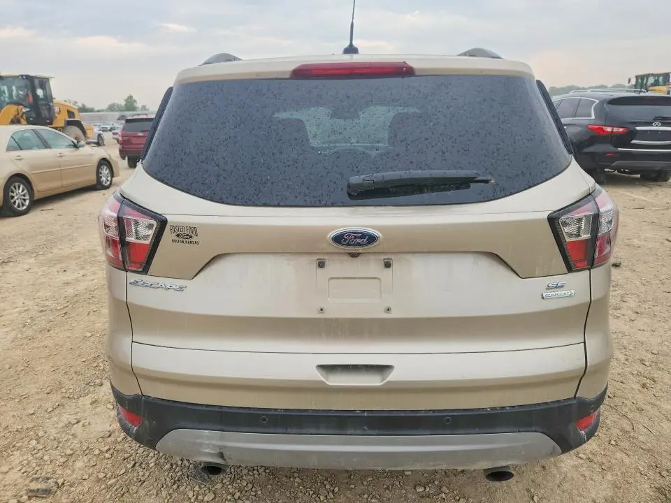 2017 FORD ESCAPE SE  