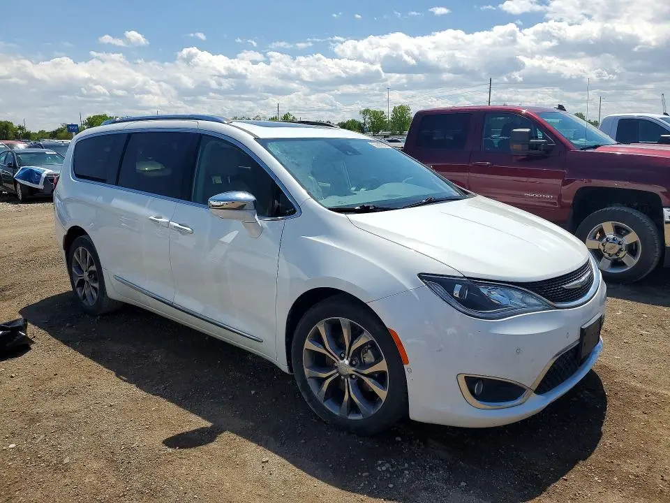2017 CHRYSLER PACIFICA LIMITED  