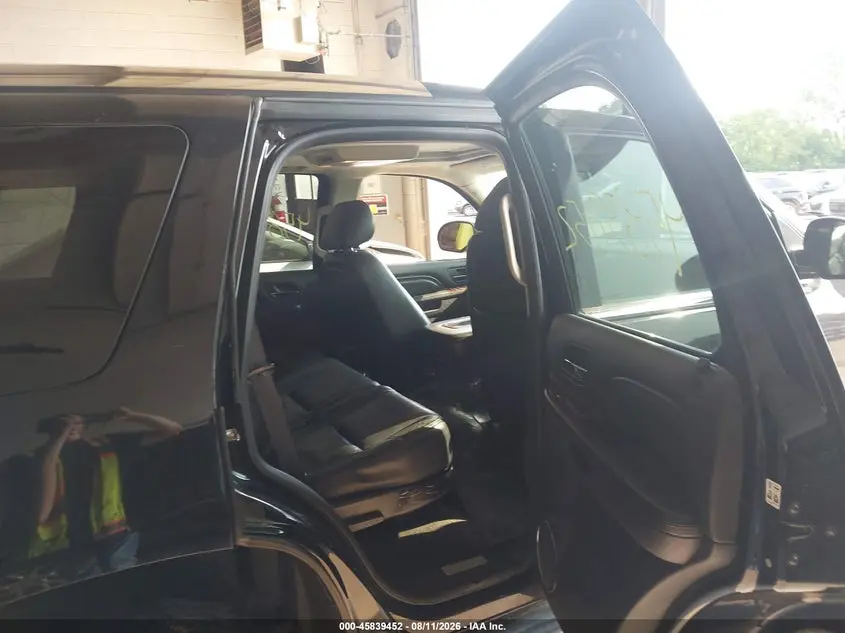 2013 CADILLAC ESCALADE LUXURY