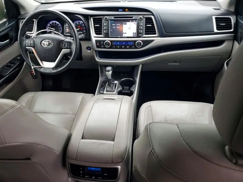 2016 TOYOTA HIGHLANDER XLE  