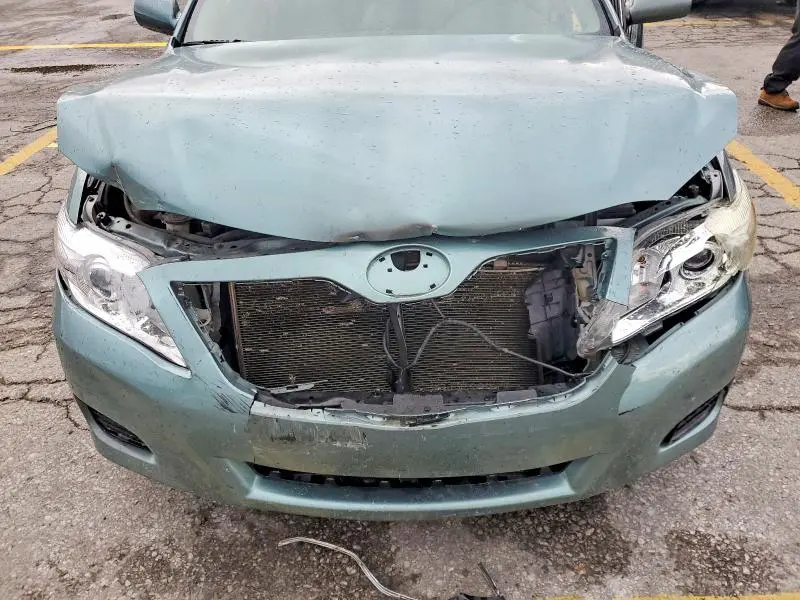 2011 TOYOTA CAMRY LE  