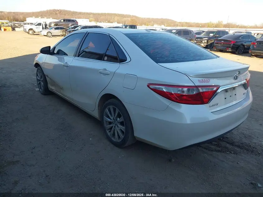 2016 TOYOTA CAMRY XLE