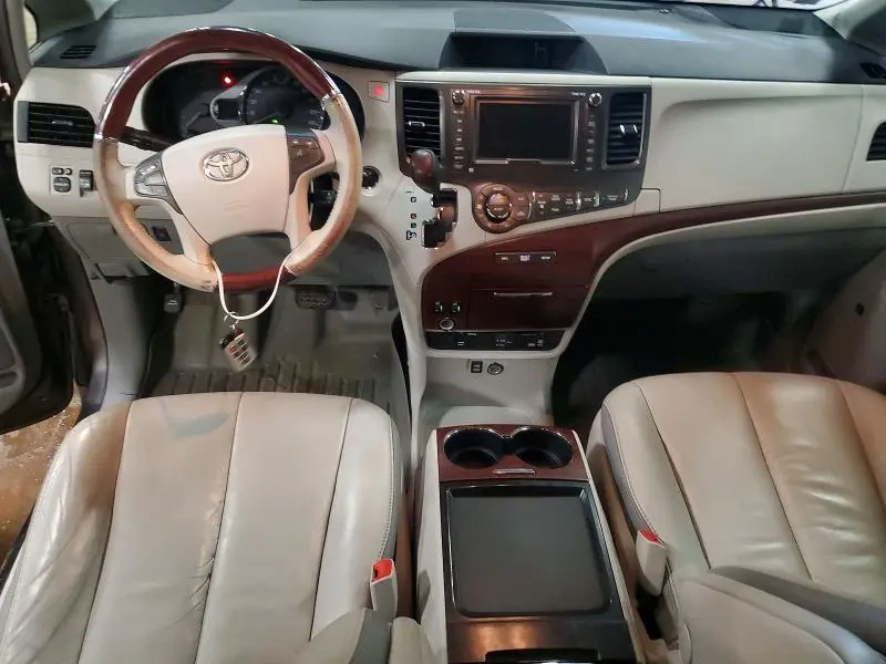 2011 TOYOTA SIENNA XLE 7-PASSENGER  
