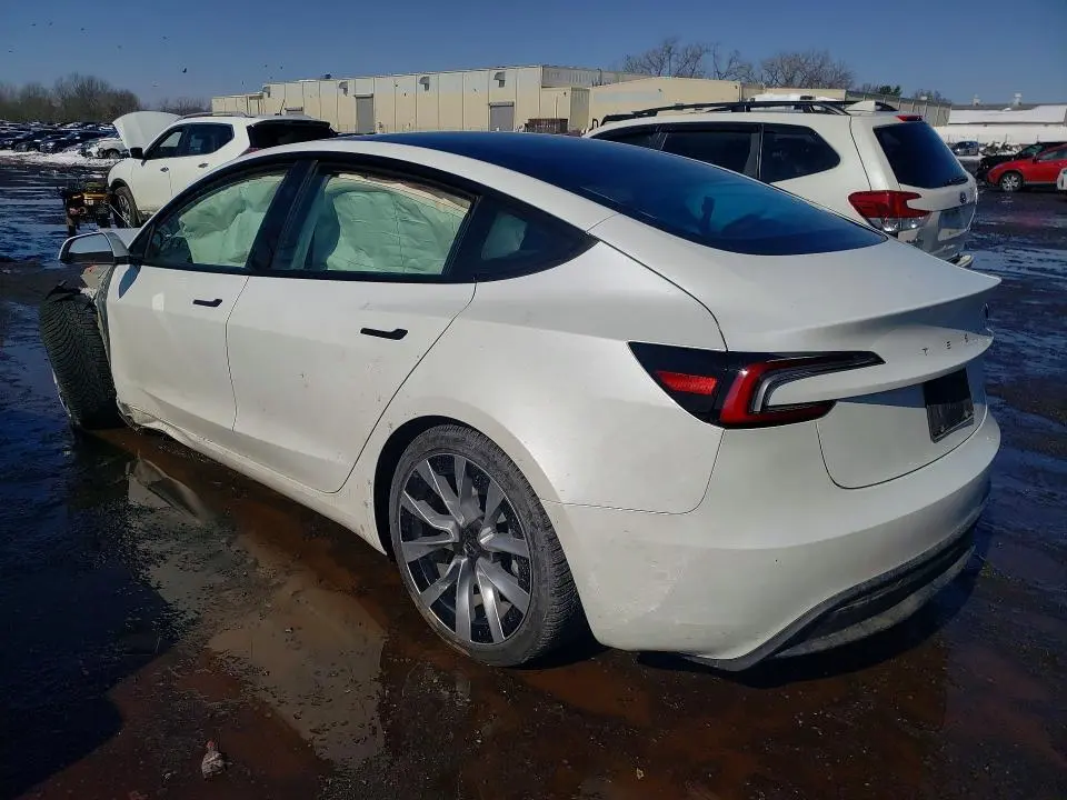 2025 TESLA MODEL 3   