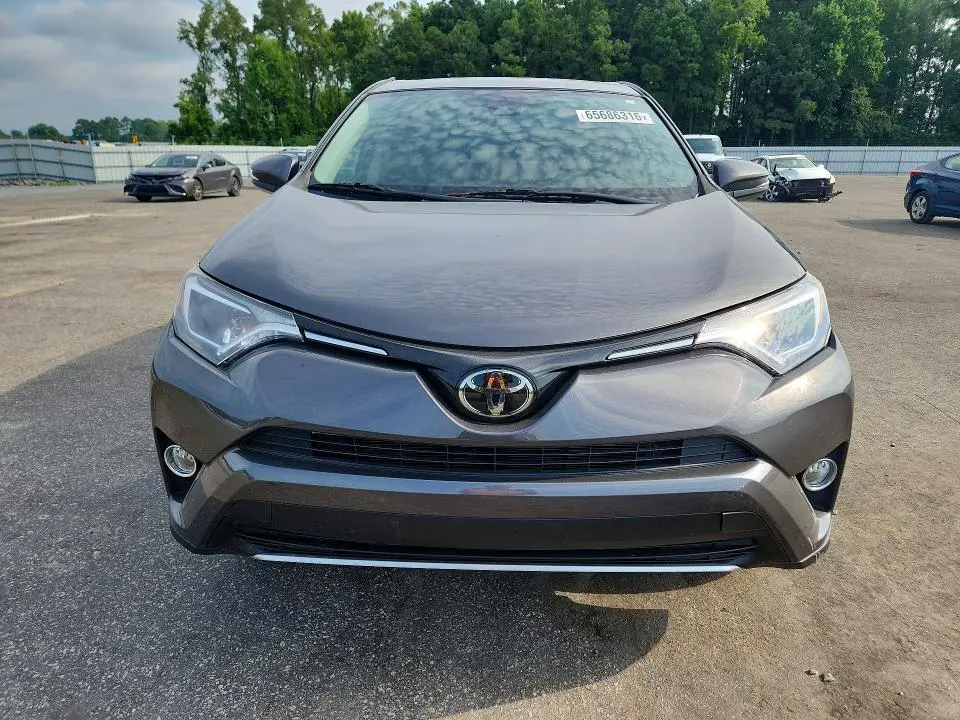 2018 TOYOTA RAV4 XLE  