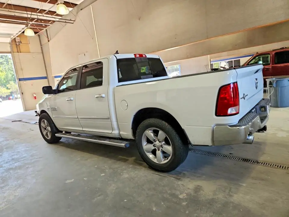 2017 RAM 1500 SLT  