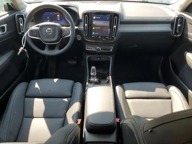 2025 VOLVO XC40 PLUS