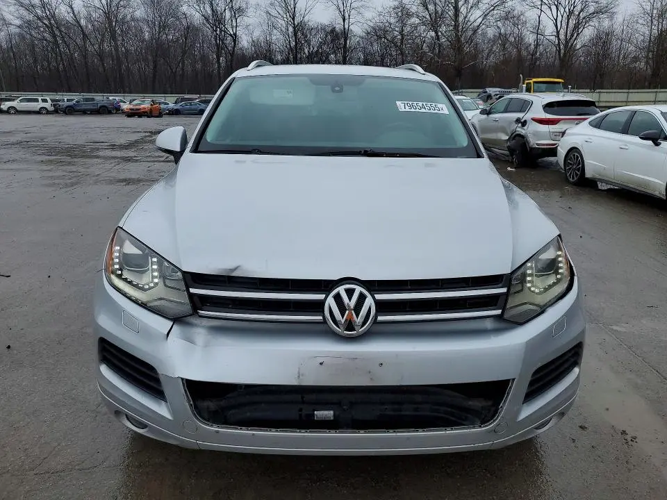 2014 VOLKSWAGEN TOUAREG V6  