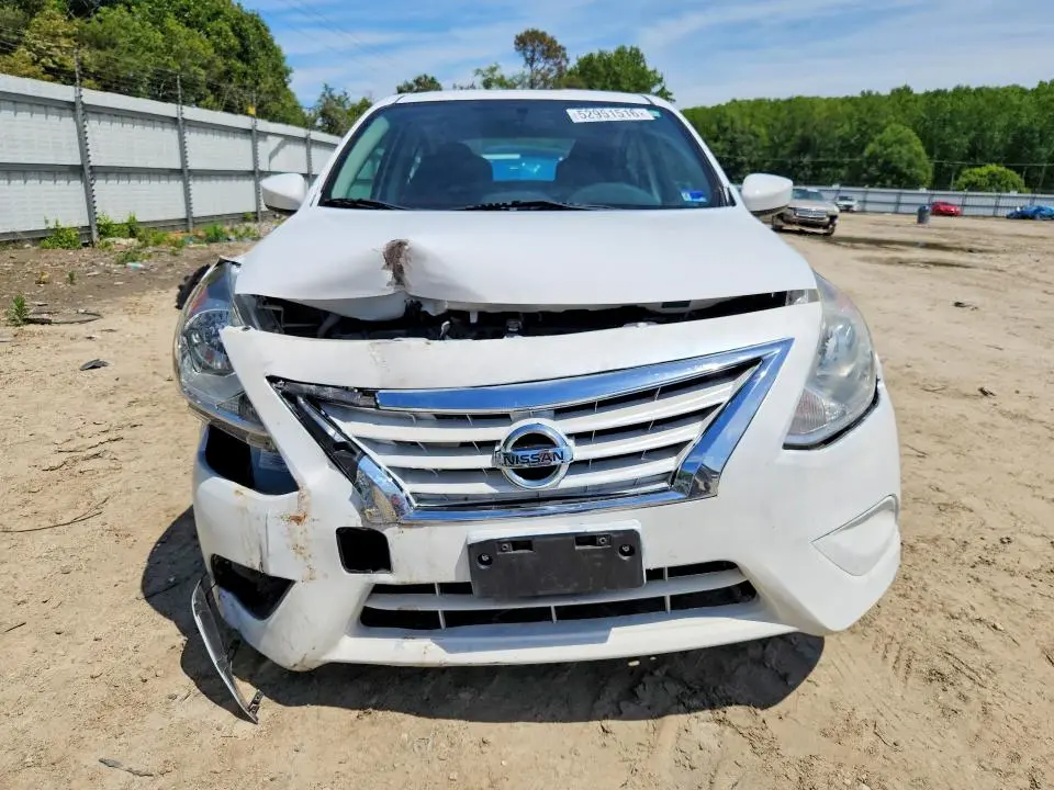 2019 NISSAN VERSA SV  
